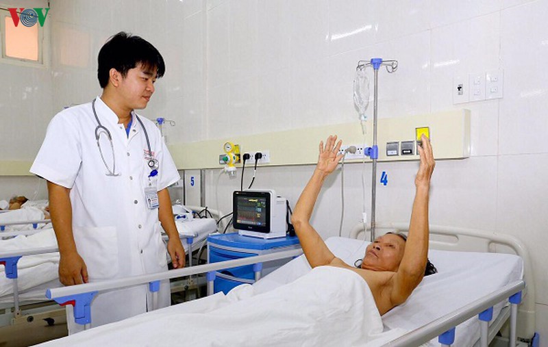 cuu song benh nhan nu bi vo mach mau nao hinh 1