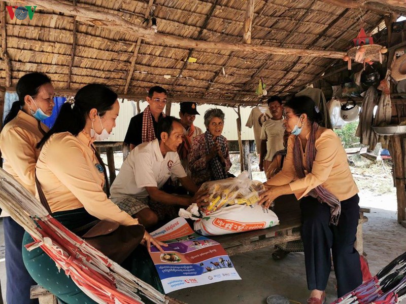 campuchia tro cap cho cac ho ngheo bi anh huong boi dich covid-19 hinh 1