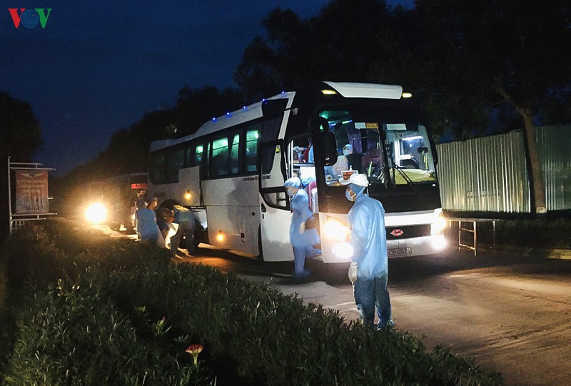 tiep nhan 300 cong dan tu benh vien da nang ve khu vuc cach ly hinh 3