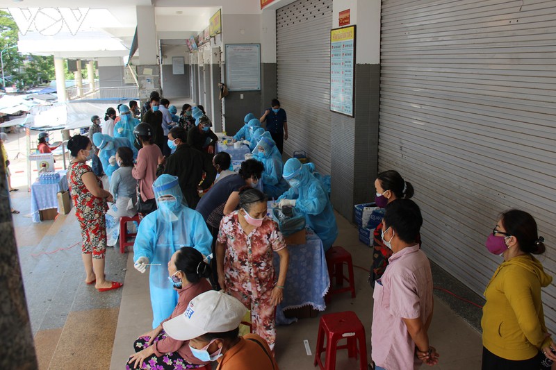 quang nam xet nghiem sars-cov-2 cho tieu thuong cho tam ky hinh 1