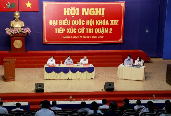 vu thu thiem: cu tri ben ngoai buc xuc, cu tri du hop khong neu y kien hinh 2