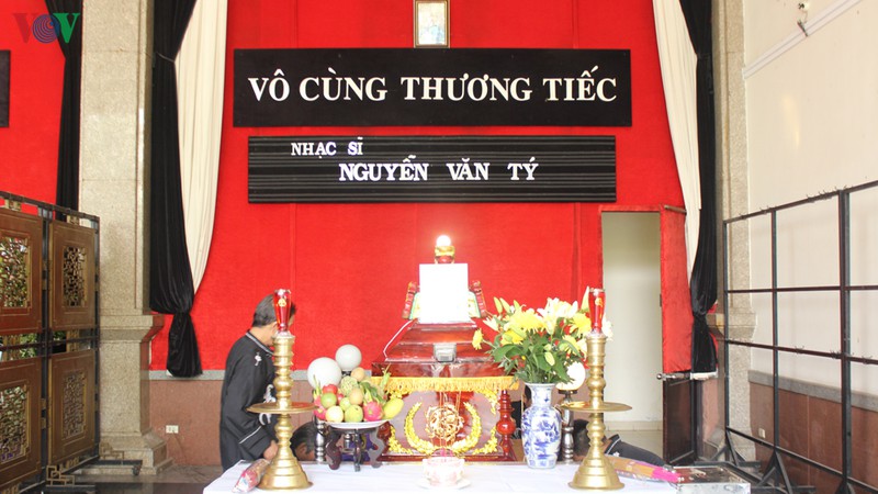 cac nhac si, nguoi ham mo tiec thuong nhac si tai hoa nguyen van ty hinh 2