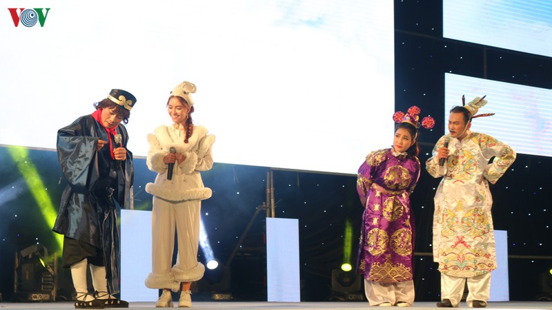 gala mai vang 2020:cat tuong, huu quoc duyen dang hoa than ong, ba tao hinh 1