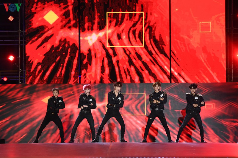 exo-sc, taemin chay het minh trong 2020 k-pop super concert hinh 7