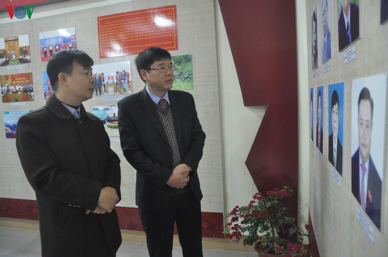 khai mac trien lam chuyen de "dcsvn – sang mai niem tin" o lang son hinh 3