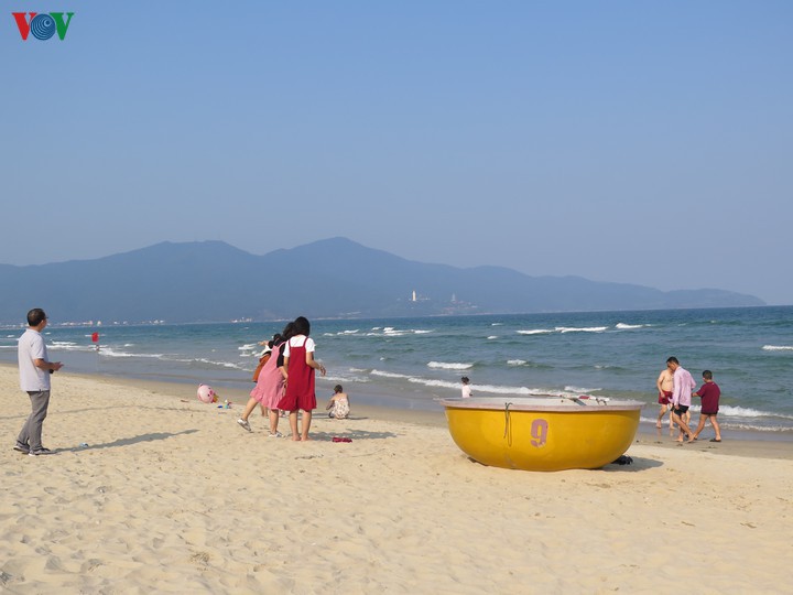 da nang tam dung don khach tham quan ban dao son tra, tam dung tam bien hinh 2