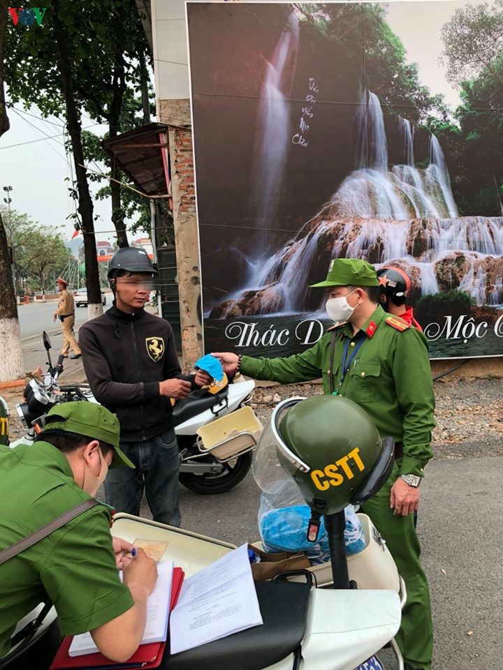 son la xu ly nghiem cac truong hop khong deo khau trang noi cong cong hinh 2