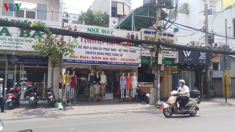 nhip song dan ve binh thuong tai tphcm trong ngay dau noi cach ly xa hoi hinh 4