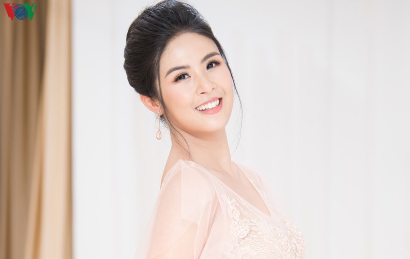hoa hau ngoc han than thien, thich nau an va day mau thuan hinh 1