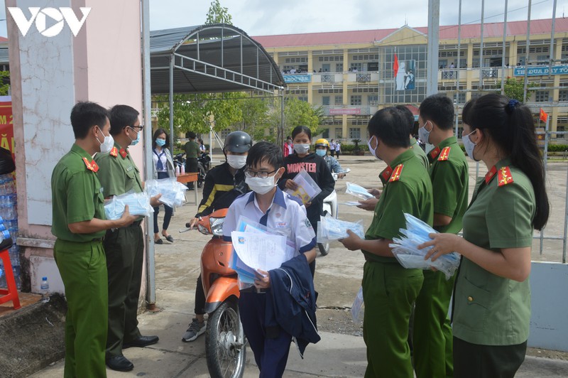 ky thi tot nghiep thpt 2020 tai cac tinh thanh: nghiem tuc, an toan hinh 5