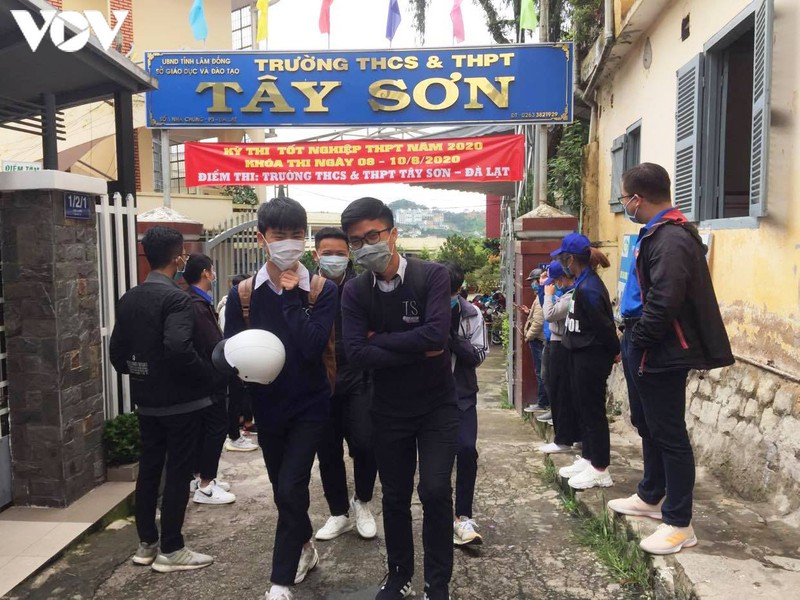 ky thi tot nghiep thpt 2020 tai cac tinh thanh: nghiem tuc, an toan hinh 3