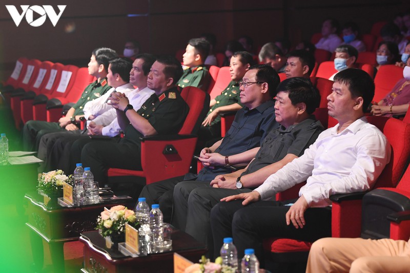 xuc dong on lai trang su hao hung cua dan toc trong chuong trinh "tet doc lap" hinh 2