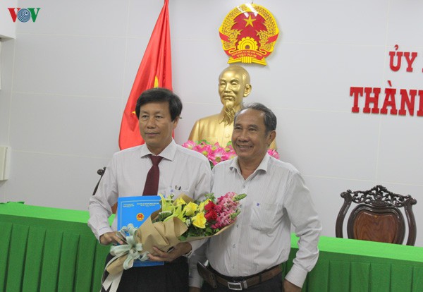 can tho trao quyet dinh bo nhiem giam doc so y te va van hoa hinh 2