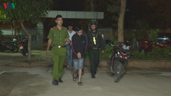 bat khan cap nhom doi tuong cuop tai san trong khach san  hinh 2