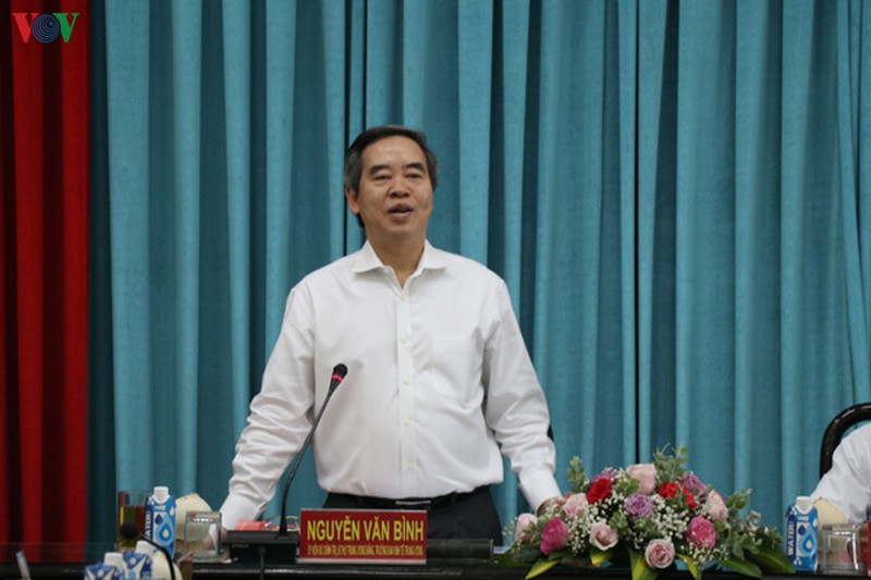 truong ban kinh te trung uong nguyen van binh lam viec voi tinh uy ben tre hinh 2