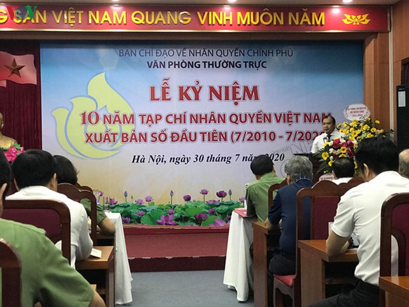 tap chi nhan quyen viet nam ky niem 10 nam ra so dau tien  hinh 1