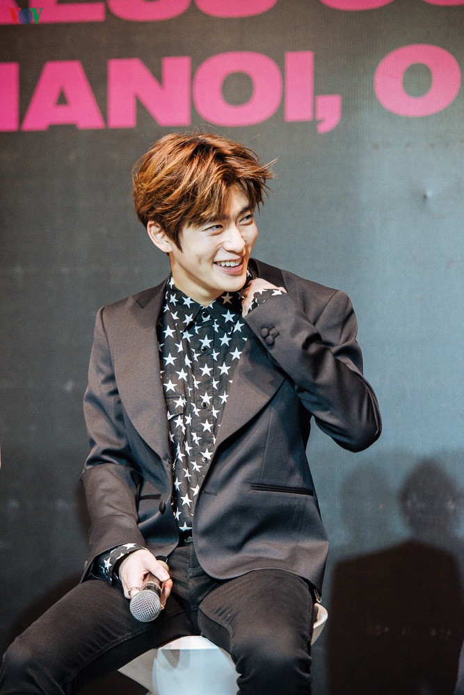 can canh cac chang trai nhom nct 127 banh bao trong hop bao o ha noi hinh 7