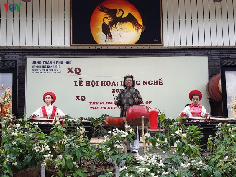 khai mac le hoi hoa lang nghe - ton vinh hoa viet hinh 1