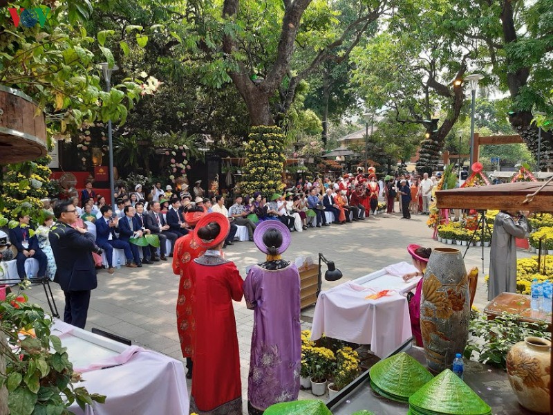 khai mac le hoi hoa lang nghe - ton vinh hoa viet hinh 4