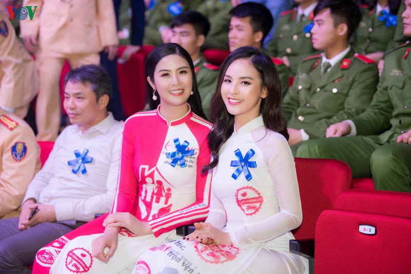 "miss charm" quynh nga do dang dep, sac xinh ben hoa hau ngoc han hinh 2