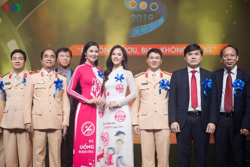 "miss charm" quynh nga do dang dep, sac xinh ben hoa hau ngoc han hinh 3