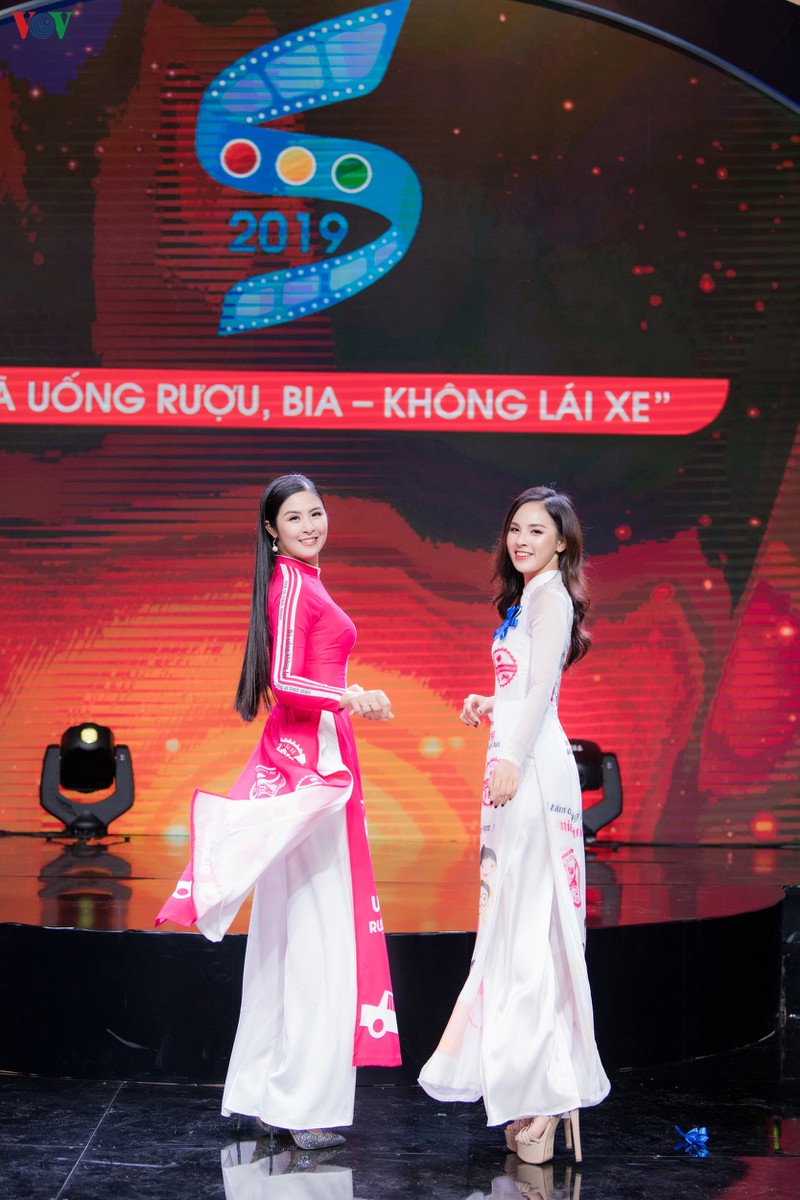 "miss charm" quynh nga do dang dep, sac xinh ben hoa hau ngoc han hinh 1