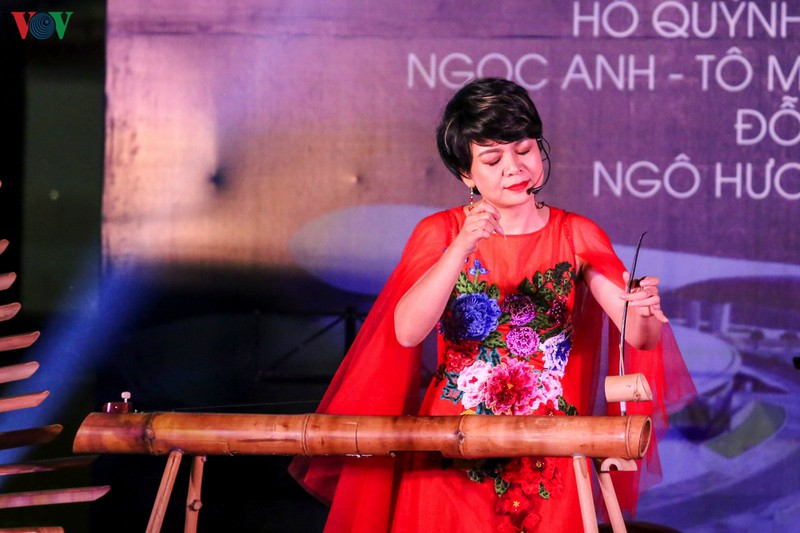 khach quoc te say dam nhac viet tren san khau giua bien troi ha long hinh 9