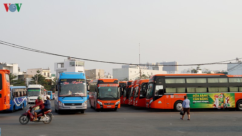  ben xe tp.hcm dong nghit nguoi ve que an tet hinh 2