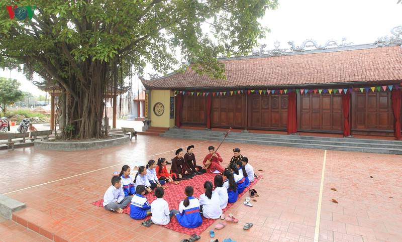 dau xuan, ve dong mon nghe ca tru hinh 1
