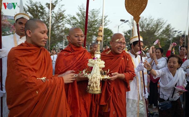 dac sac le hoi phat giao meak bochea tai dat nuoc chua thap hinh 4