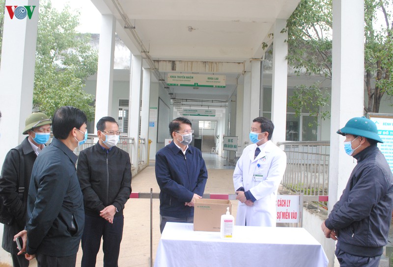 thu truong bo y te: lao cai la tuyen dau phai co trach nhiem voi nuoc hinh 3