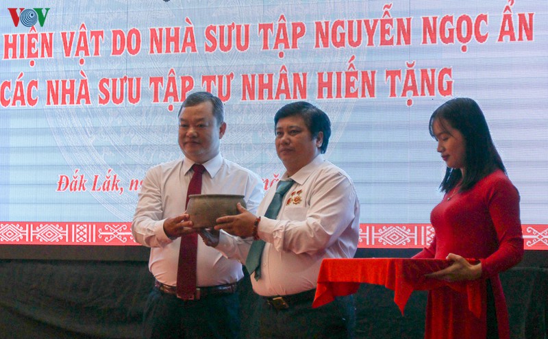 dak lak tiep nhan, trung bay 800 tai lieu hien vat do tu nhan hien tang hinh 1