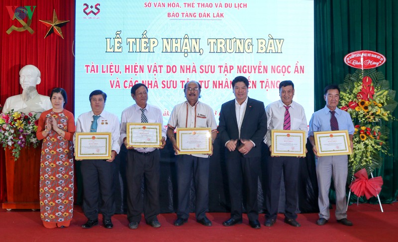 dak lak tiep nhan, trung bay 800 tai lieu hien vat do tu nhan hien tang hinh 2