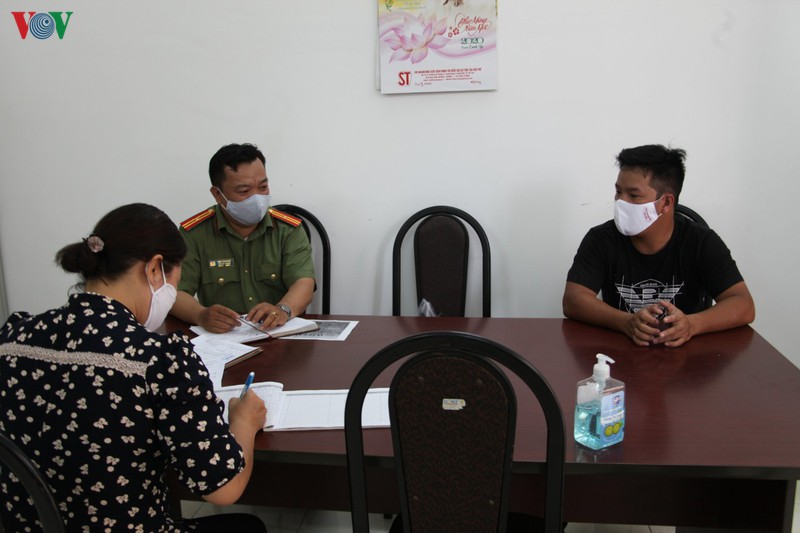 bi phat 5 trieu dong vi co hanh vi xuc pham lanh dao can tho hinh 1