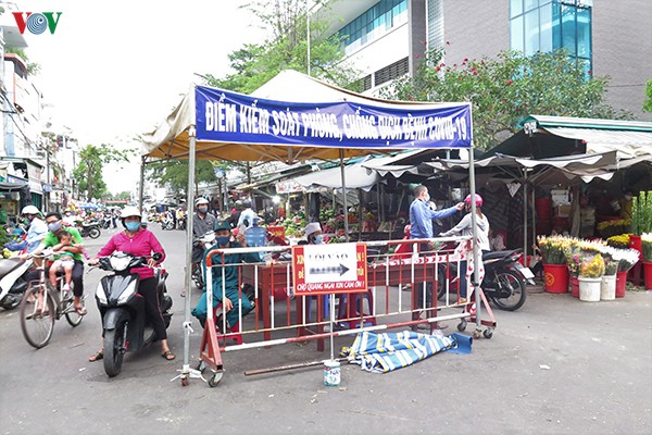 quang ngai: khong tuan thu cach ly tai nha se bi cach ly tap trung tra phi hinh 1