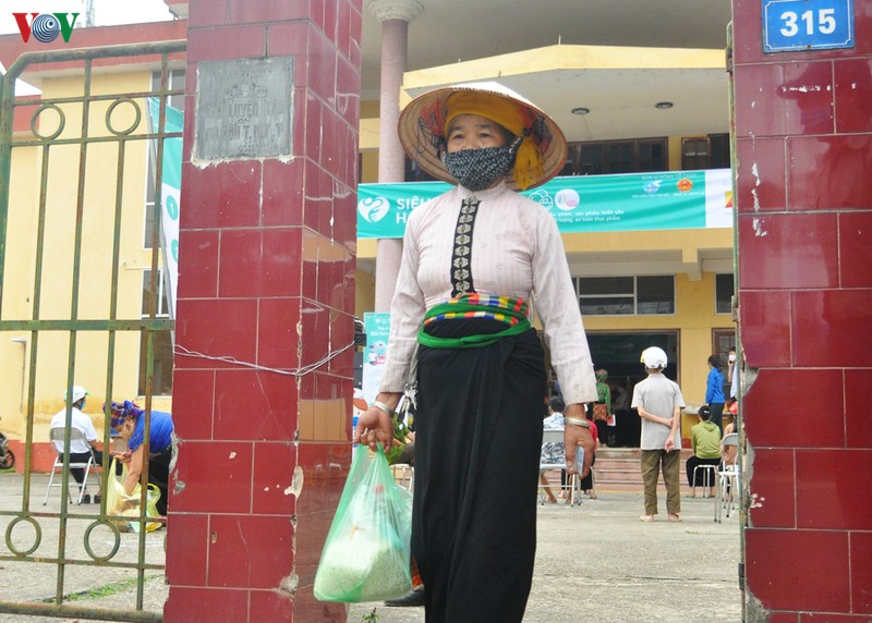"sieu thi hanh phuc" den vung cao yen bai trong mua dich covid-19 hinh 2