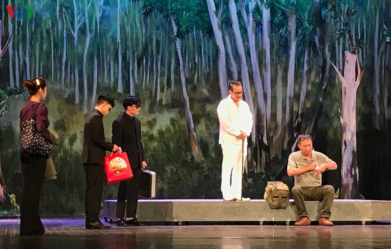 cong dien "hoa sen lua" - vo kich ve hinh tuong nguoi chien si cong an hinh 1