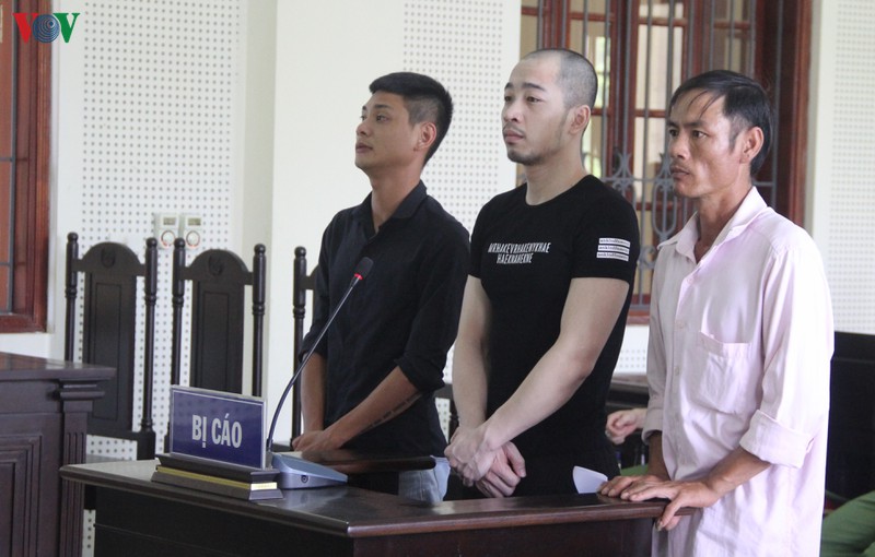 vut gan 500kg ma tuy o canh dong muoi, nhom bi cao nhan muc an nao? hinh 1
