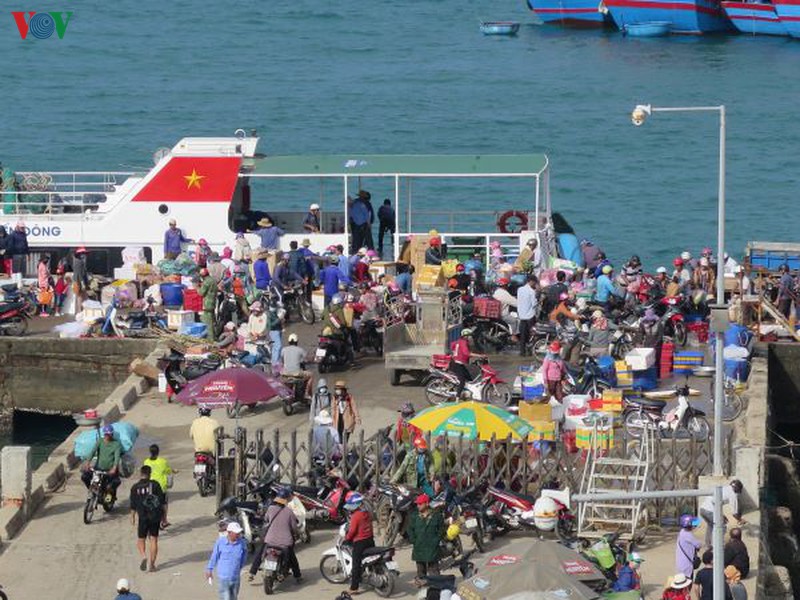 quang ngai dua 2.200 khach du lich roi dao ly son hinh 1