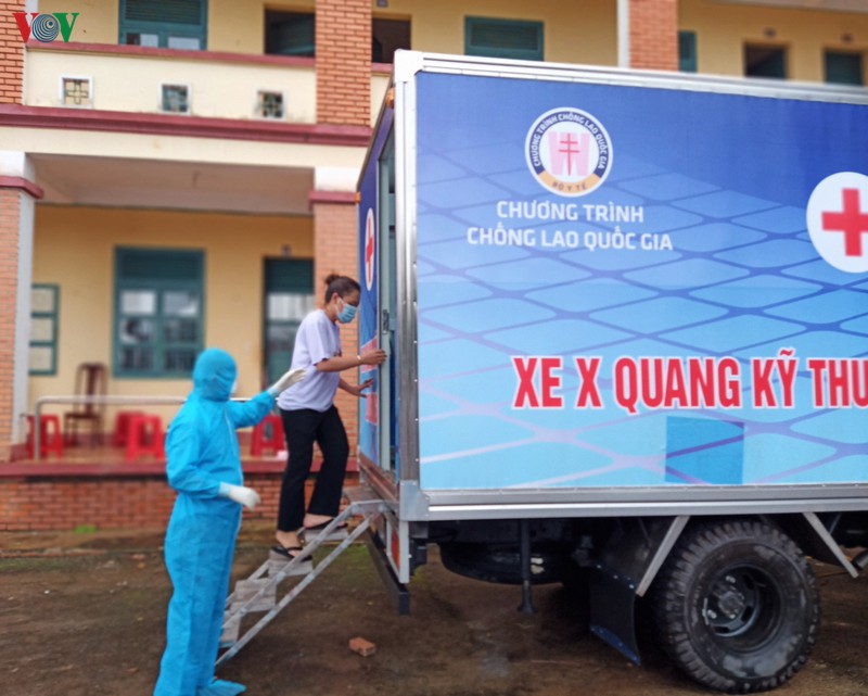 dieu xe chup x-quang di dong toi khu cach ly cuu chua nguoi bi tai nan hinh 1
