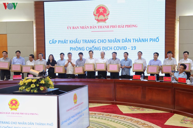 hai phong phat mien phi 2 trieu khau trang cho nguoi dan hinh 1