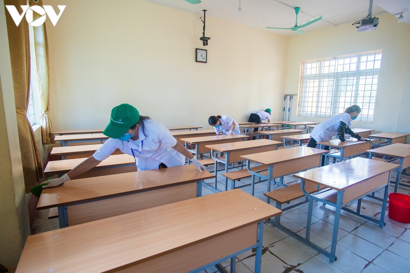 quang ninh: si tu dan toc thieu so an nghi tap trung thi tot nghiep thpt hinh 12