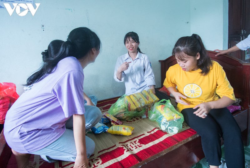 quang ninh: si tu dan toc thieu so an nghi tap trung thi tot nghiep thpt hinh 5