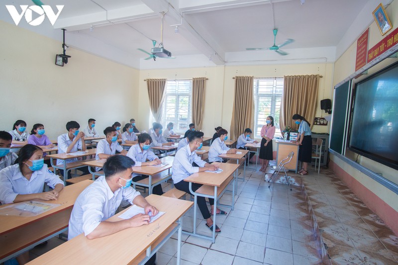 quang ninh: si tu dan toc thieu so an nghi tap trung thi tot nghiep thpt hinh 9