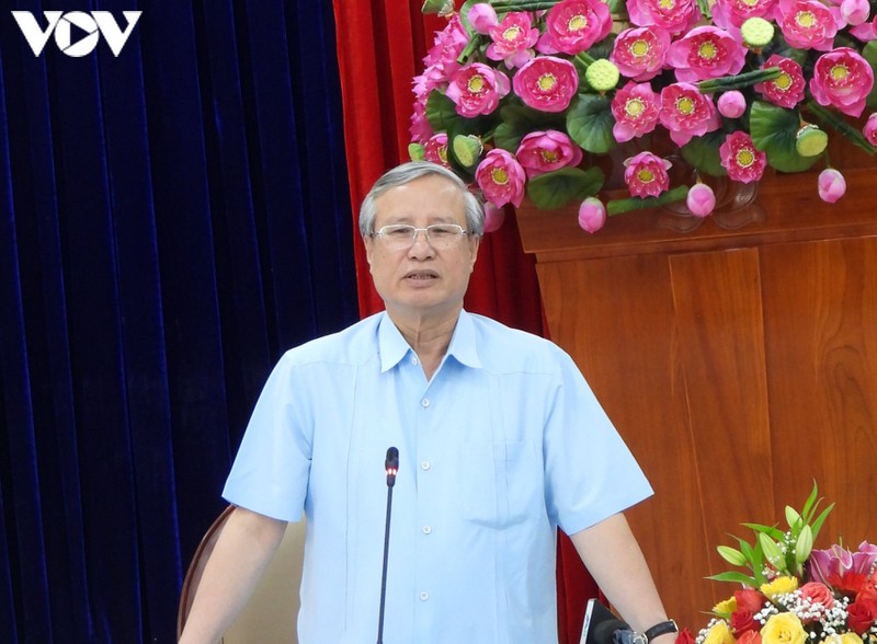 thuong truc ban bi thu lam viec tai ca mau hinh 1