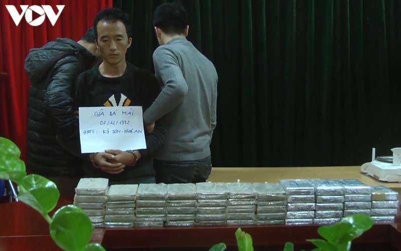 doi tuong buon ban 55 banh heroin tu sat trong trai tam giam hinh 1