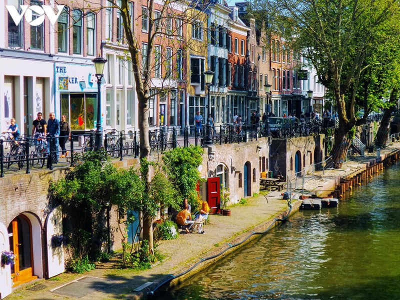 tan huong ve dep co kinh, tho mong o utrecht (ha lan) hinh 1