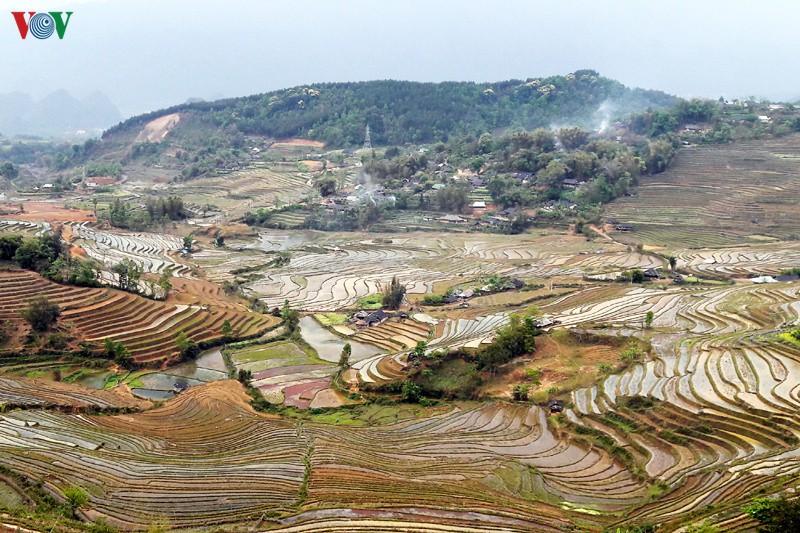 anh: mua nuoc do lai chau lam sieu long du khach hinh 10