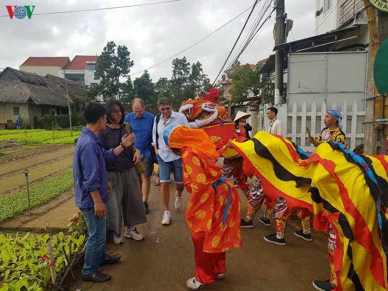 hoi an don doan khach y ngay dau nam moi 2020 hinh 3