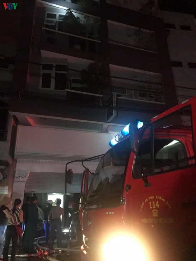 pha cua cuu 3 nguoi trong vu chay ngay dau nam moi tai khanh hoa hinh 2